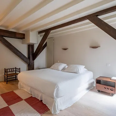 Veeve - Soaring Ceilings, Wondrous Windows Appartement Parijs