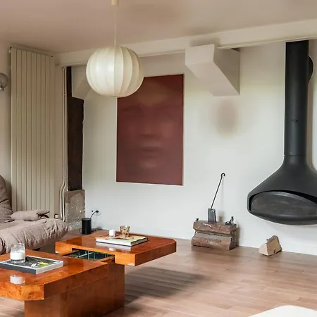 Apartment Veeve - Soaring Ceilings, Wondrous Windows Paris
