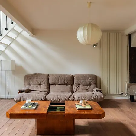 Apartment Veeve - Soaring Ceilings, Wondrous Windows *